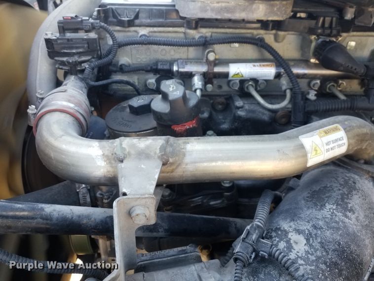 image for item GJ9194 2010 Freightliner Cascadia semi truck