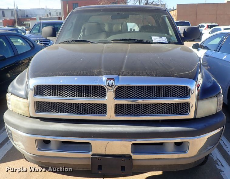 image for item DB7573 2001 Dodge Ram 1500 Quad Cab pickup truck