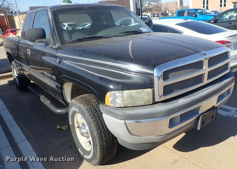image for item DB7573 2001 Dodge Ram 1500 Quad Cab pickup truck