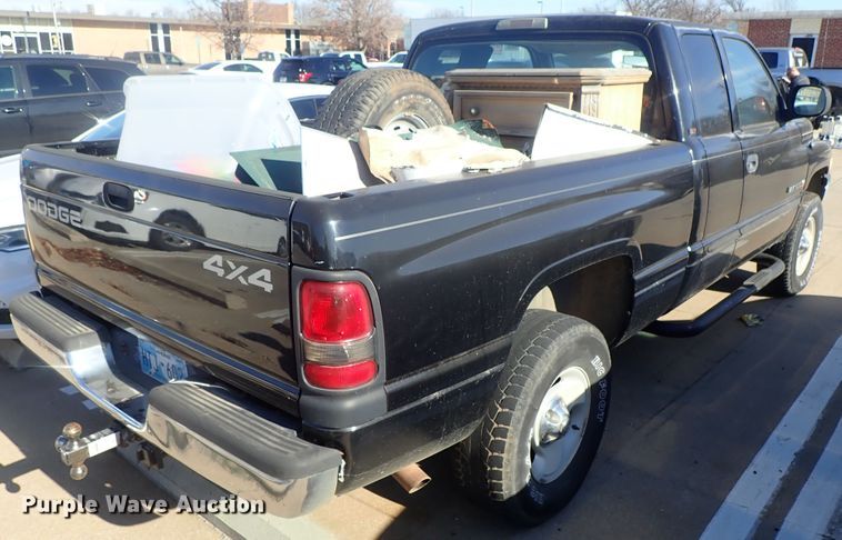 image for item DB7573 2001 Dodge Ram 1500 Quad Cab pickup truck