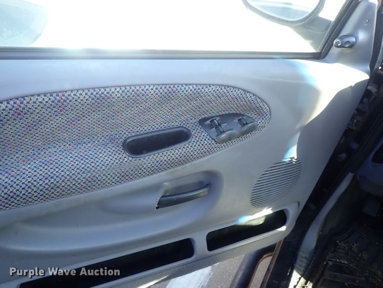 image for item DB7573 2001 Dodge Ram 1500 Quad Cab pickup truck