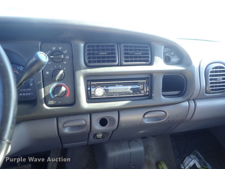 image for item DB7573 2001 Dodge Ram 1500 Quad Cab pickup truck