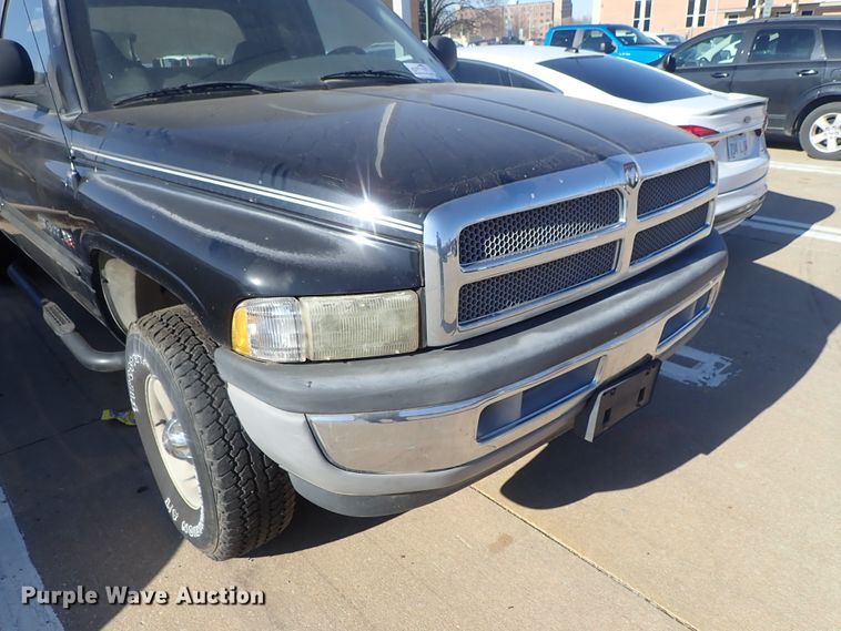 image for item DB7573 2001 Dodge Ram 1500 Quad Cab pickup truck