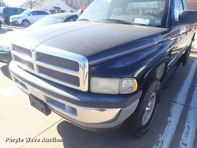 image for item DB7573 2001 Dodge Ram 1500 Quad Cab pickup truck