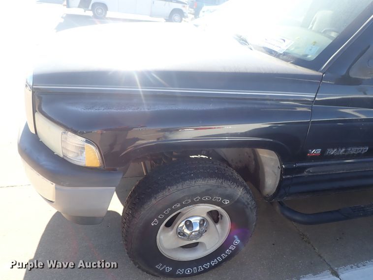 image for item DB7573 2001 Dodge Ram 1500 Quad Cab pickup truck