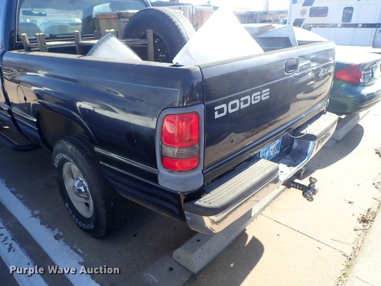 image for item DB7573 2001 Dodge Ram 1500 Quad Cab pickup truck