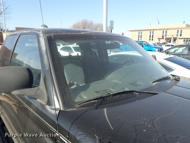 image for item DB7573 2001 Dodge Ram 1500 Quad Cab pickup truck