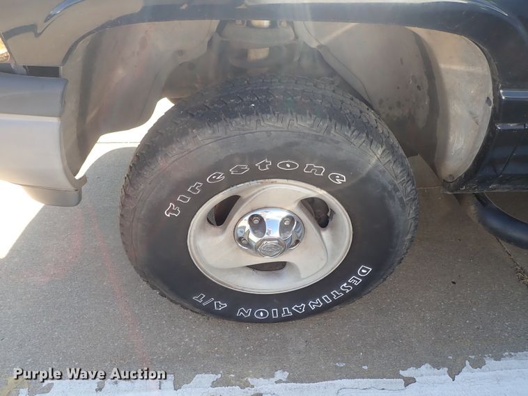 image for item DB7573 2001 Dodge Ram 1500 Quad Cab pickup truck