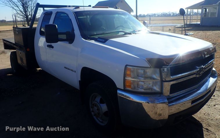 image for item DC3420 2008 Chevrolet Silverado 3500HD Ext. Cab flatbed pickup truck