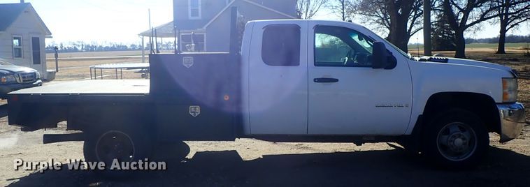 image for item DC3420 2008 Chevrolet Silverado 3500HD Ext. Cab flatbed pickup truck