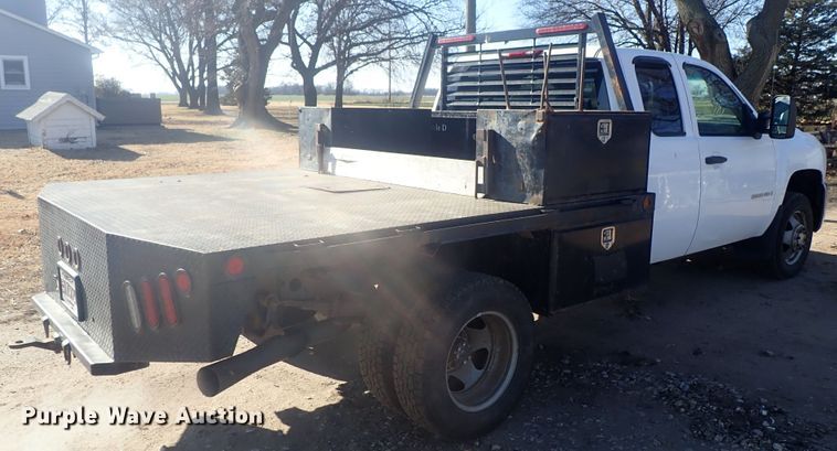 image for item DC3420 2008 Chevrolet Silverado 3500HD Ext. Cab flatbed pickup truck