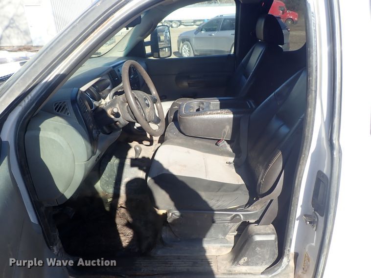 image for item DC3420 2008 Chevrolet Silverado 3500HD Ext. Cab flatbed pickup truck