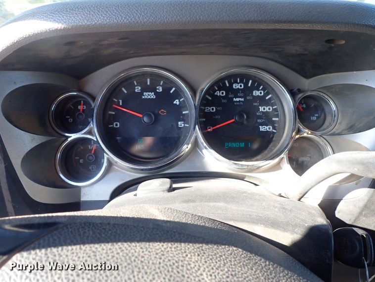 image for item DC3420 2008 Chevrolet Silverado 3500HD Ext. Cab flatbed pickup truck