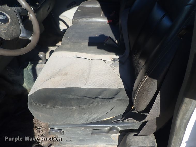 image for item DC3420 2008 Chevrolet Silverado 3500HD Ext. Cab flatbed pickup truck