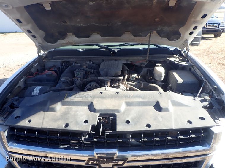 image for item DC3420 2008 Chevrolet Silverado 3500HD Ext. Cab flatbed pickup truck