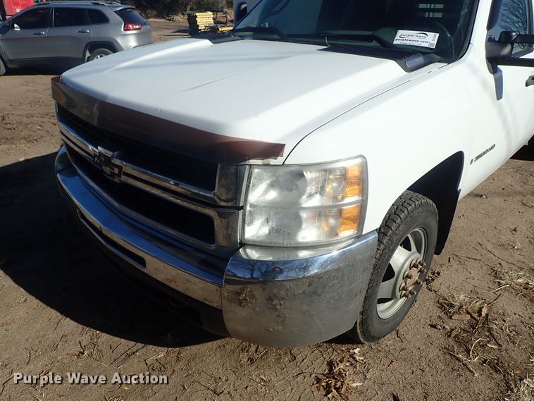 image for item DC3420 2008 Chevrolet Silverado 3500HD Ext. Cab flatbed pickup truck