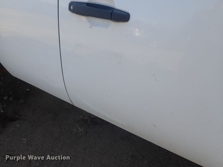 image for item DC3420 2008 Chevrolet Silverado 3500HD Ext. Cab flatbed pickup truck