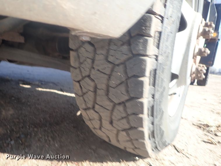 image for item DC3420 2008 Chevrolet Silverado 3500HD Ext. Cab flatbed pickup truck