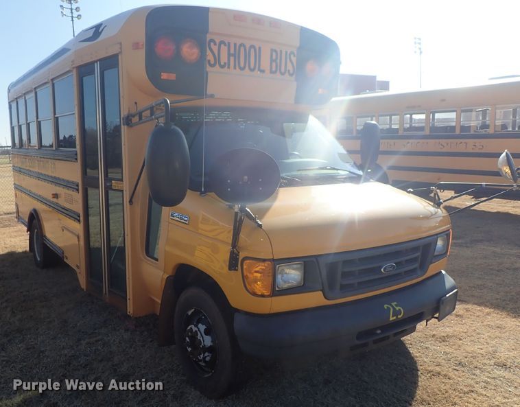 image for item DC3421 2006 Ford E450 school bus