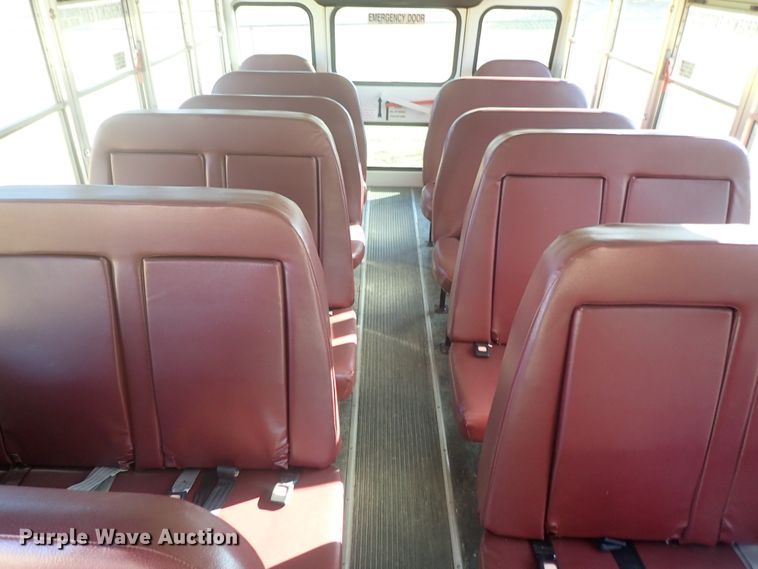 image for item DC3421 2006 Ford E450 school bus