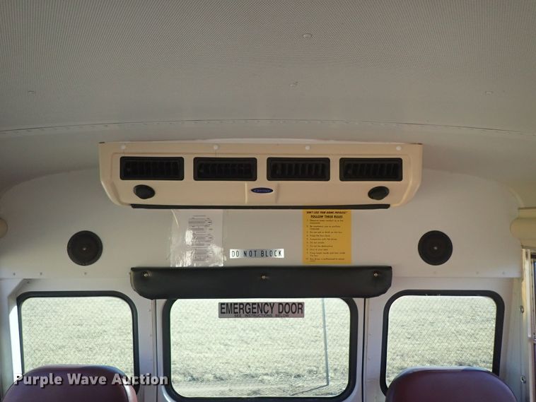 image for item DC3421 2006 Ford E450 school bus