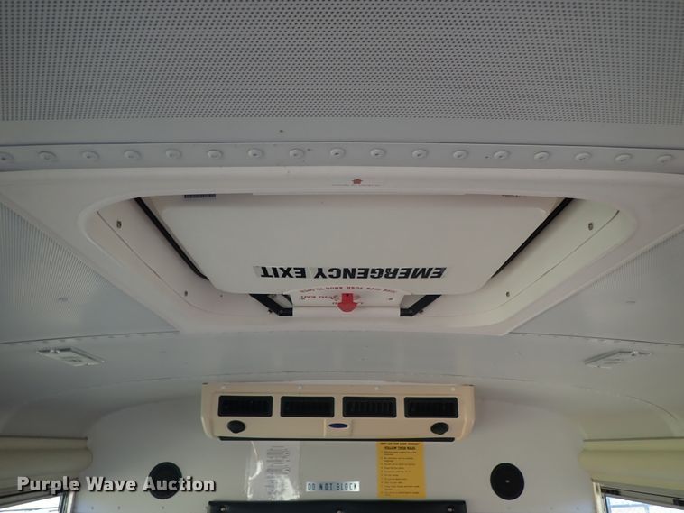 image for item DC3421 2006 Ford E450 school bus