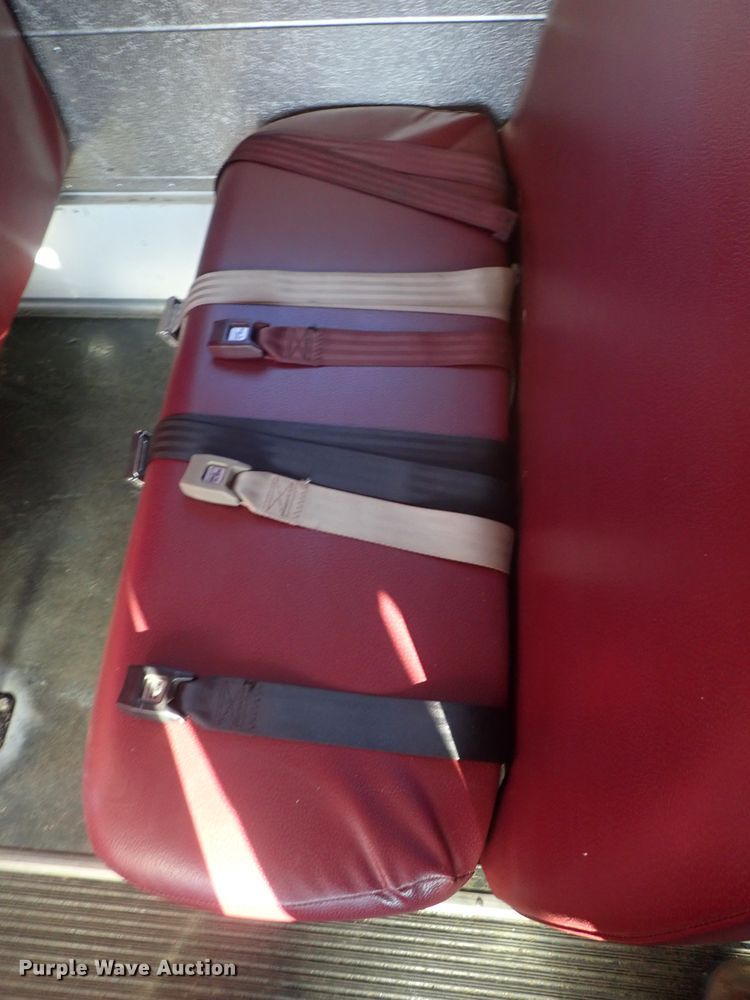 image for item DC3421 2006 Ford E450 school bus