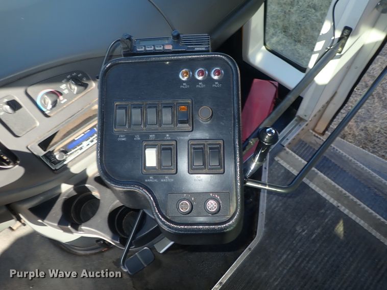 image for item DC3421 2006 Ford E450 school bus