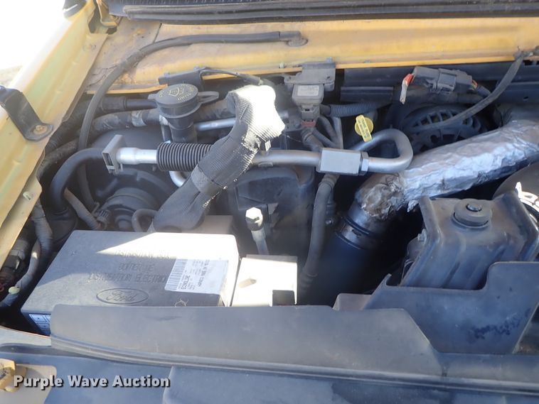 image for item DC3421 2006 Ford E450 school bus