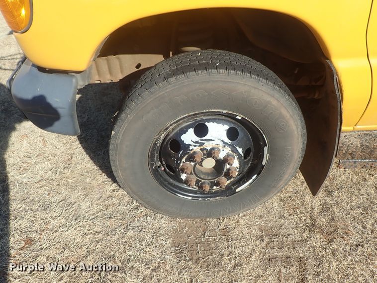 image for item DC3421 2006 Ford E450 school bus