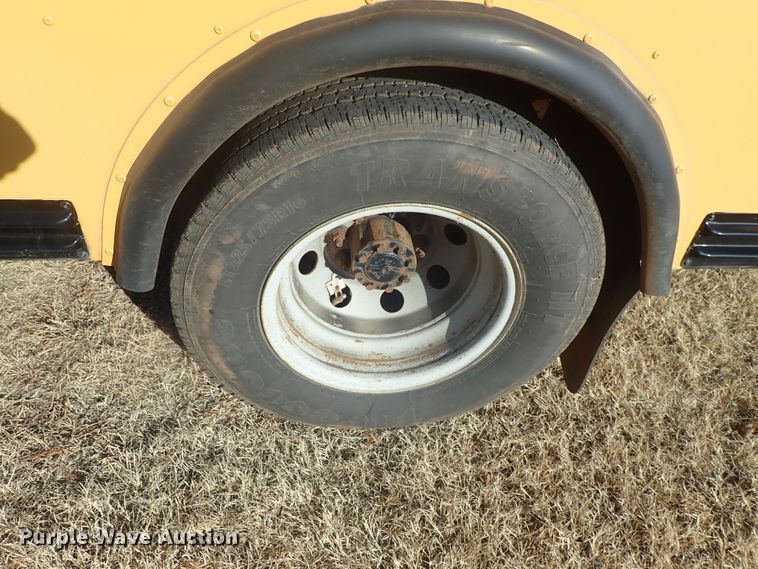 image for item DC3421 2006 Ford E450 school bus