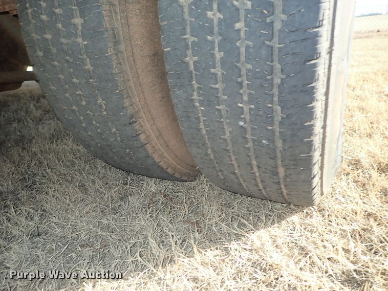 image for item DC3421 2006 Ford E450 school bus