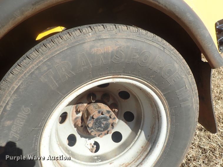 image for item DC3421 2006 Ford E450 school bus