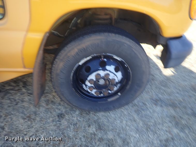 image for item DC3421 2006 Ford E450 school bus
