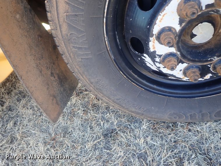 image for item DC3421 2006 Ford E450 school bus