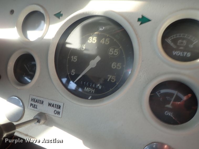 image for item DC3422 1994 Ford F700 Am Tran school bus