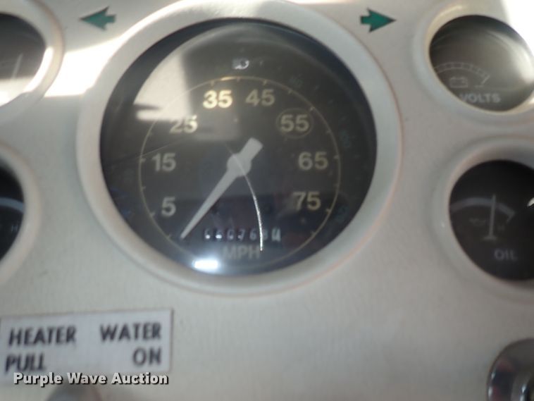 image for item DC3422 1994 Ford F700 Am Tran school bus