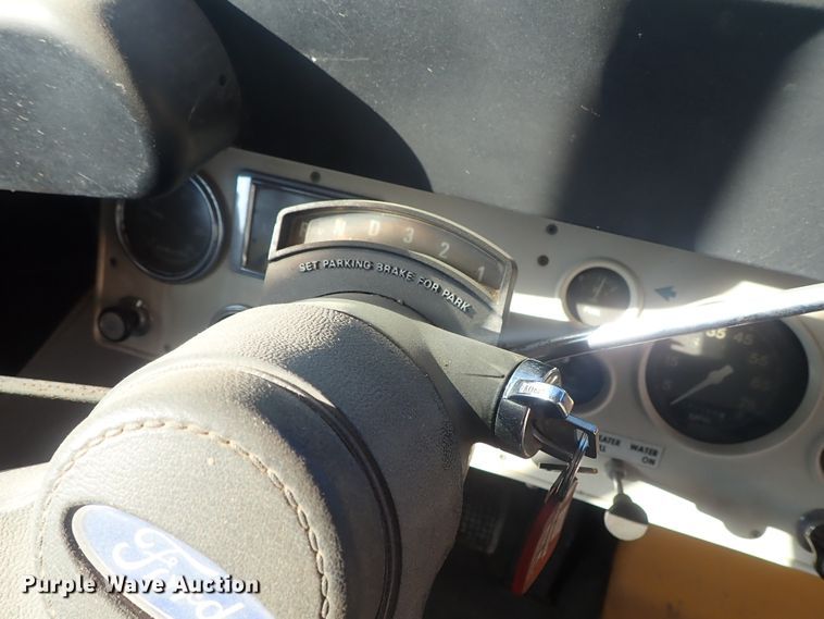 image for item DC3422 1994 Ford F700 Am Tran school bus