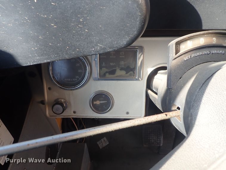 image for item DC3422 1994 Ford F700 Am Tran school bus