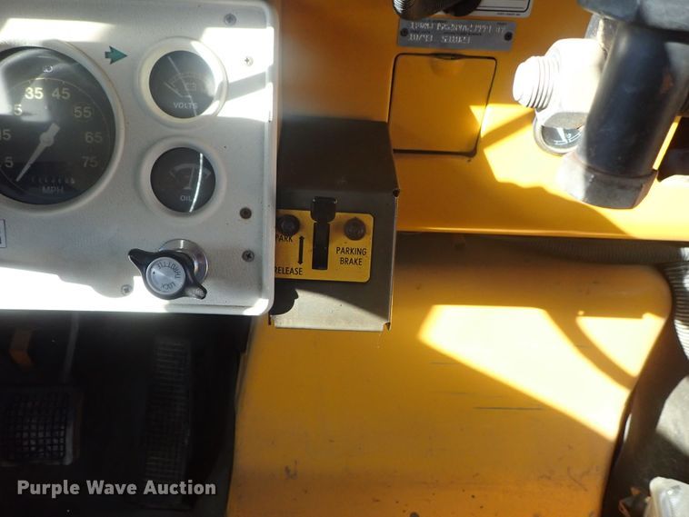 image for item DC3422 1994 Ford F700 Am Tran school bus