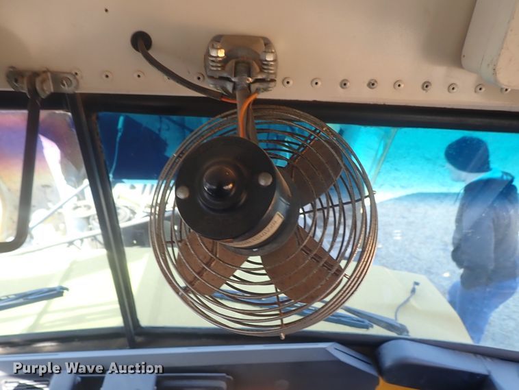 image for item DC3422 1994 Ford F700 Am Tran school bus