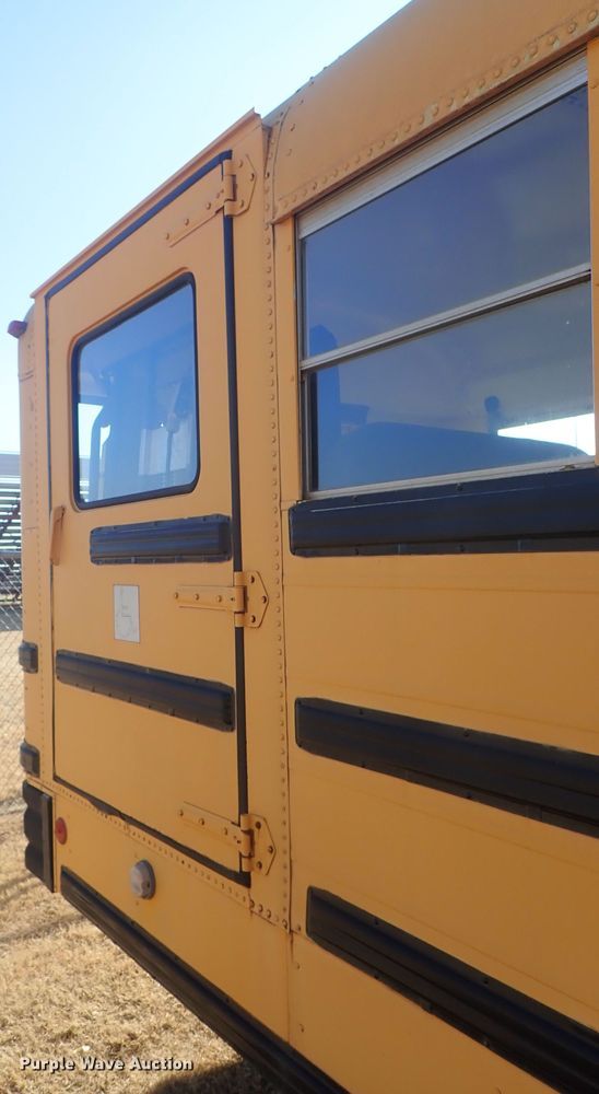 image for item DC3422 1994 Ford F700 Am Tran school bus