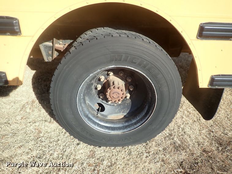 image for item DC3422 1994 Ford F700 Am Tran school bus