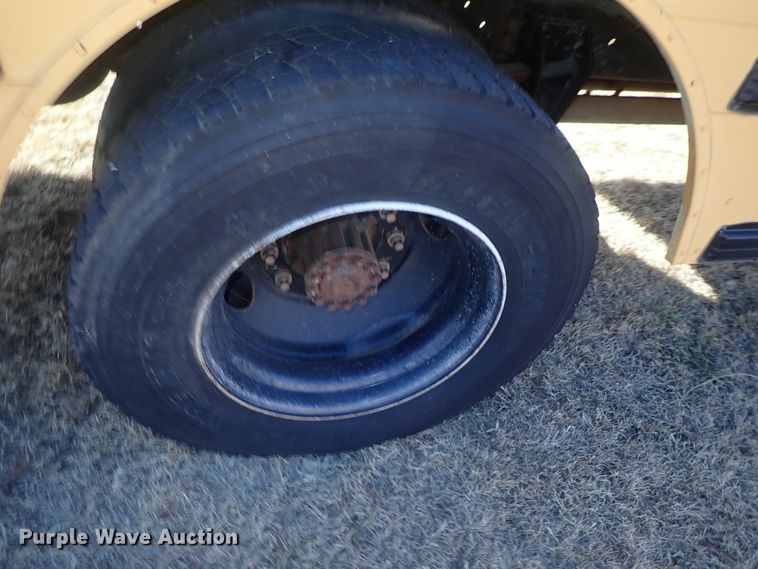 image for item DC3422 1994 Ford F700 Am Tran school bus