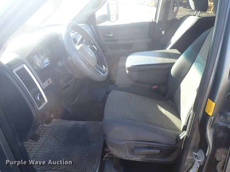 image for item DC3426 2011 Dodge Ram 3500 Crew Cab flatbed pickup truck