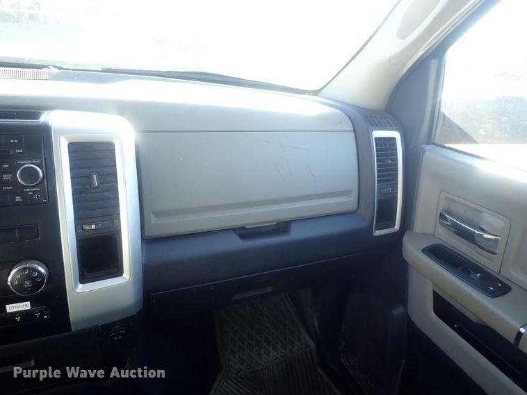 image for item DC3426 2011 Dodge Ram 3500 Crew Cab flatbed pickup truck