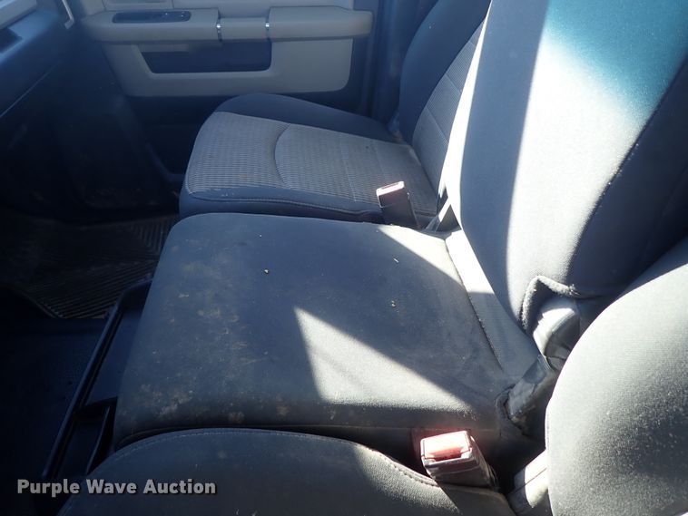 image for item DC3426 2011 Dodge Ram 3500 Crew Cab flatbed pickup truck