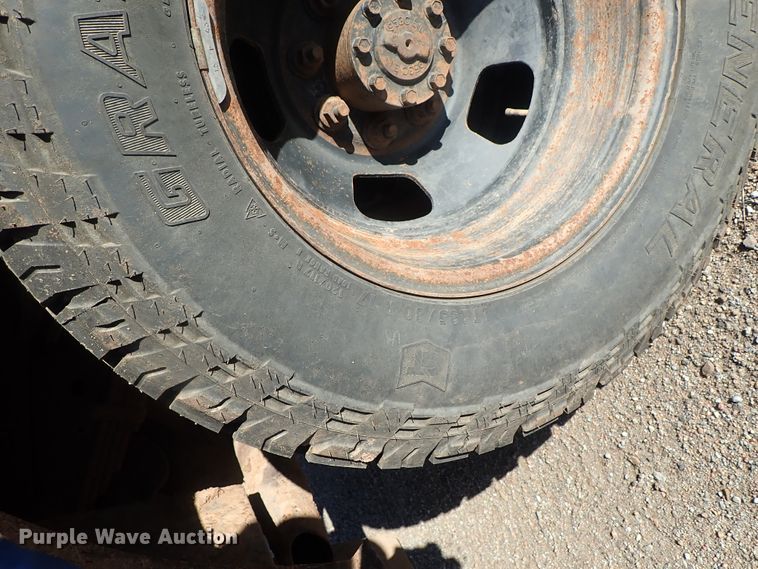 image for item DC3426 2011 Dodge Ram 3500 Crew Cab flatbed pickup truck