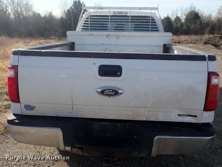 image for item DC3429 2016 Ford F250 Super Duty Crew Cab pickup truck