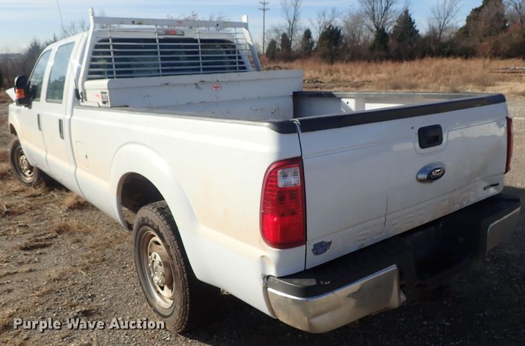 image for item DC3429 2016 Ford F250 Super Duty Crew Cab pickup truck